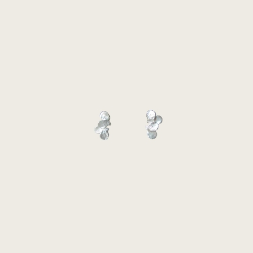 1332