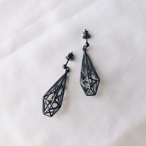 3DFE5792-DEF5-4701-962D-9E73FB941857