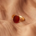 Pierscionek-zloty-z-bursztynem.jpeg
