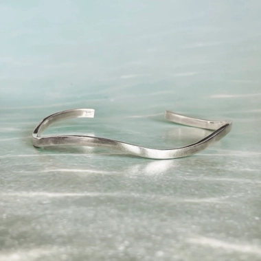 Bransoletka Fala typu bangle srebrna - KAMENA