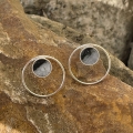 Kamena-srebrne-kolka-kolczyki-z-szarym-kamieniem-naturalnym.jpg